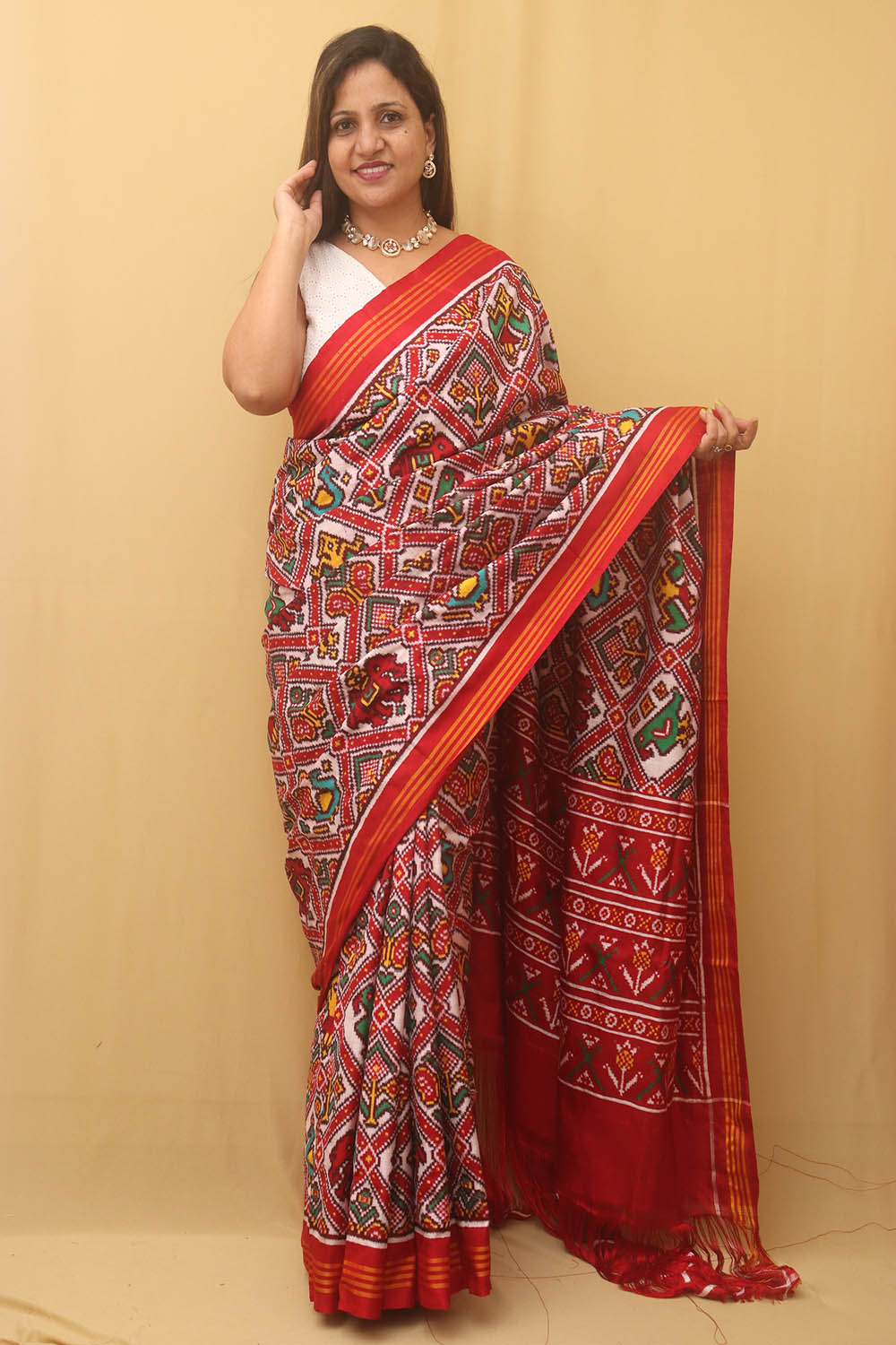 Off White Handloom Double Ikat Patan Patola Pure Silk Saree - Luxurion World