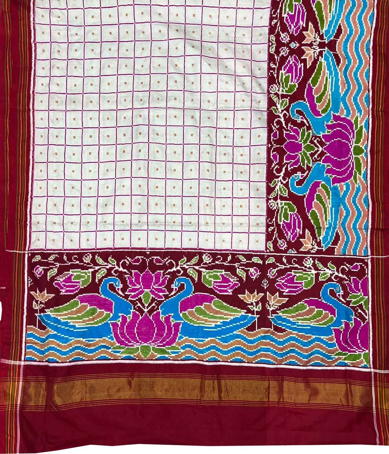 Exquisite Off White Patan Patola Silk Saree - Luxurion World