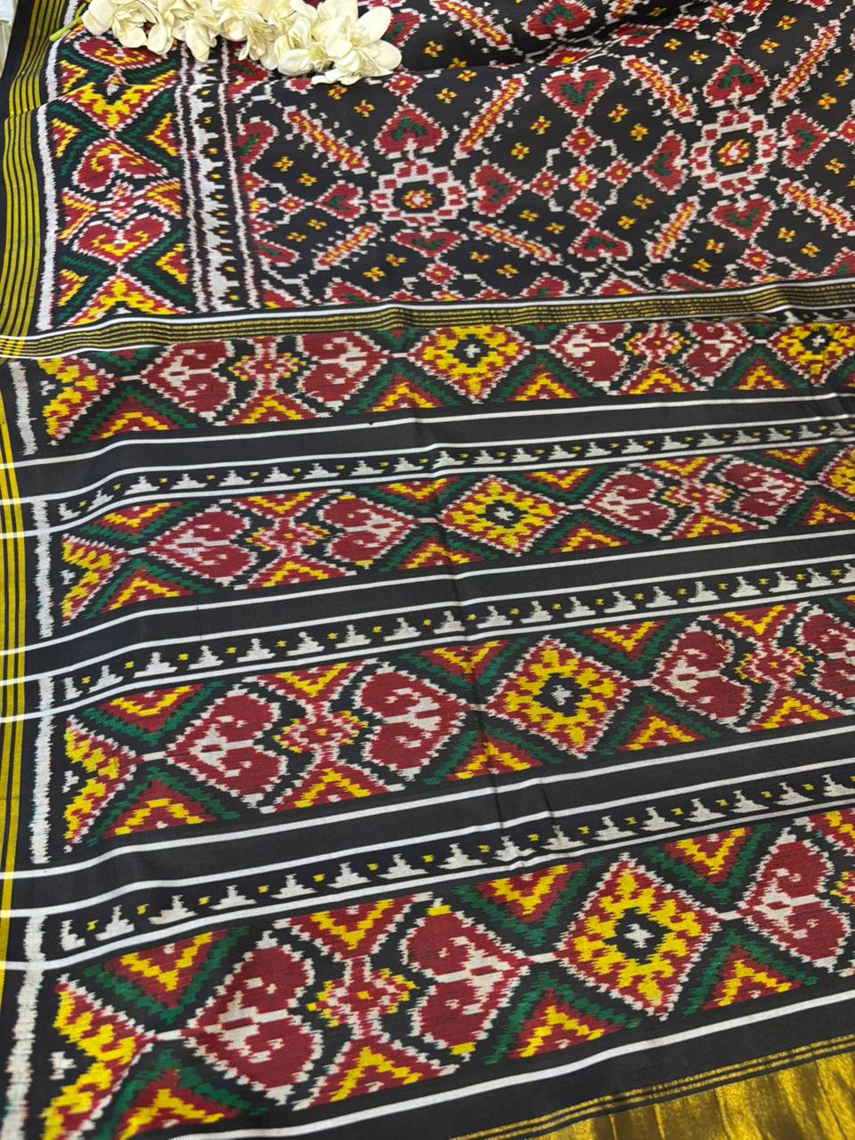 Exquisite Black Semi Patan Patola Handloom Pure Silk Saree - Luxurion World