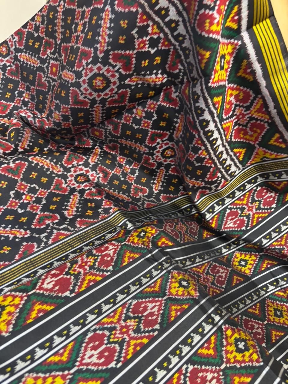 Exquisite Black Semi Patan Patola Handloom Pure Silk Saree - Luxurion World