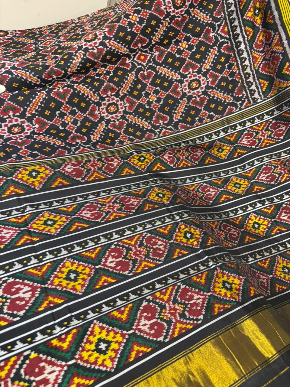 Exquisite Black Semi Patan Patola Handloom Pure Silk Saree - Luxurion World