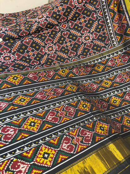 Exquisite Black Semi Patan Patola Handloom Pure Silk Saree - Luxurion World