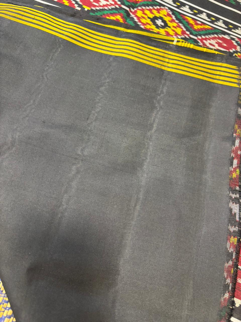 Exquisite Black Semi Patan Patola Handloom Pure Silk Saree - Luxurion World