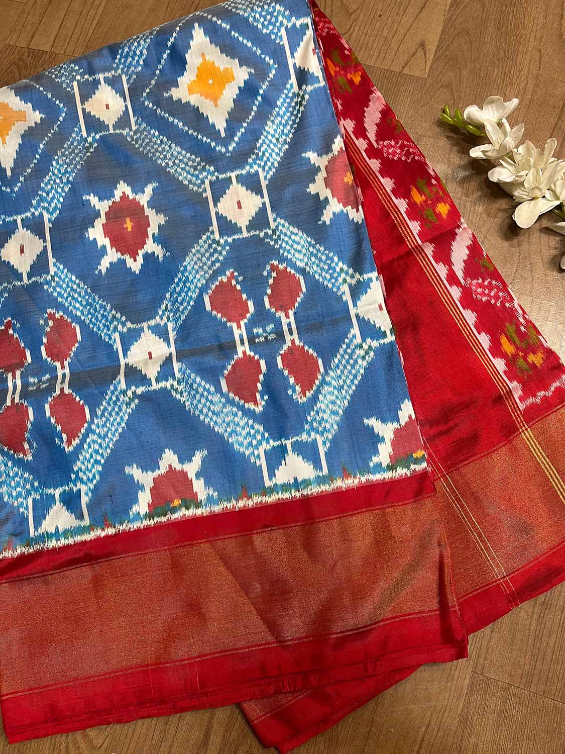 Exquisite Blue Handloom Pochampally Single Ikat Pure Silk Saree - Luxurion World