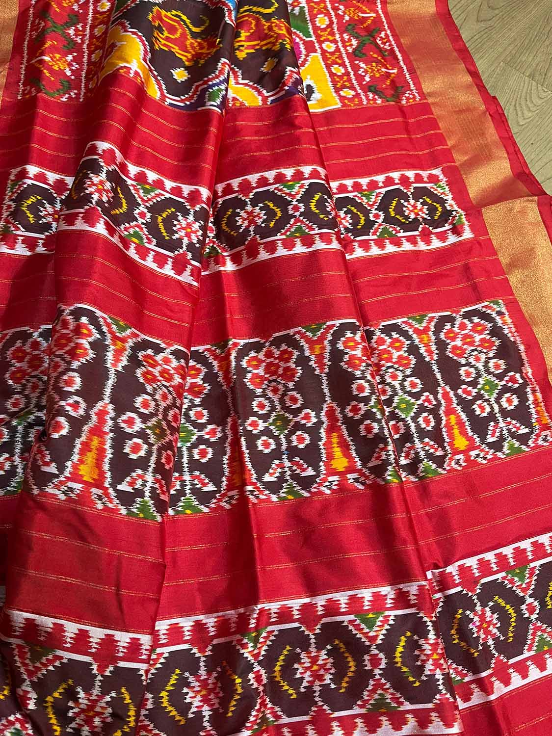 Stunning Multicolor Handloom Pochampally Single Ikat Pure Silk Saree - Luxurion World