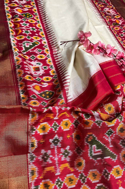 Off White Handloom Pochampally Single Ikat Pure Silk Saree - Luxurion World
