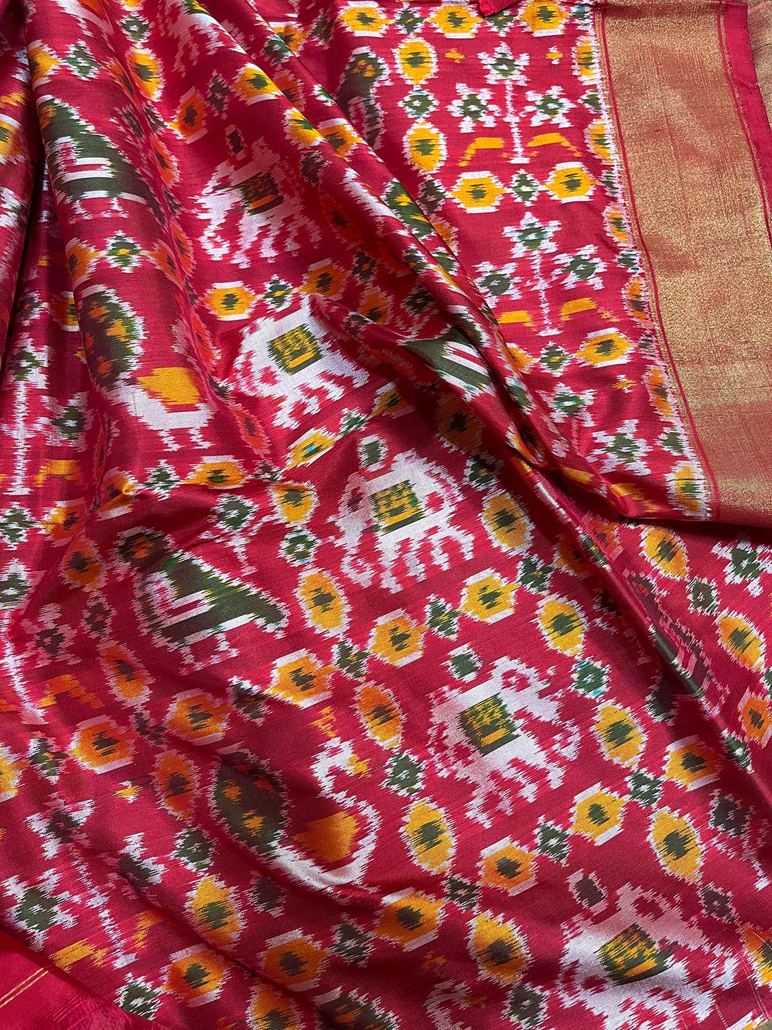 Off White Handloom Pochampally Single Ikat Pure Silk Saree - Luxurion World