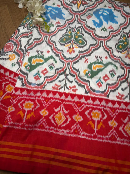 Stunning Multicolor Handloom Pochampally Single Ikat Pure Silk Saree - Luxurion World