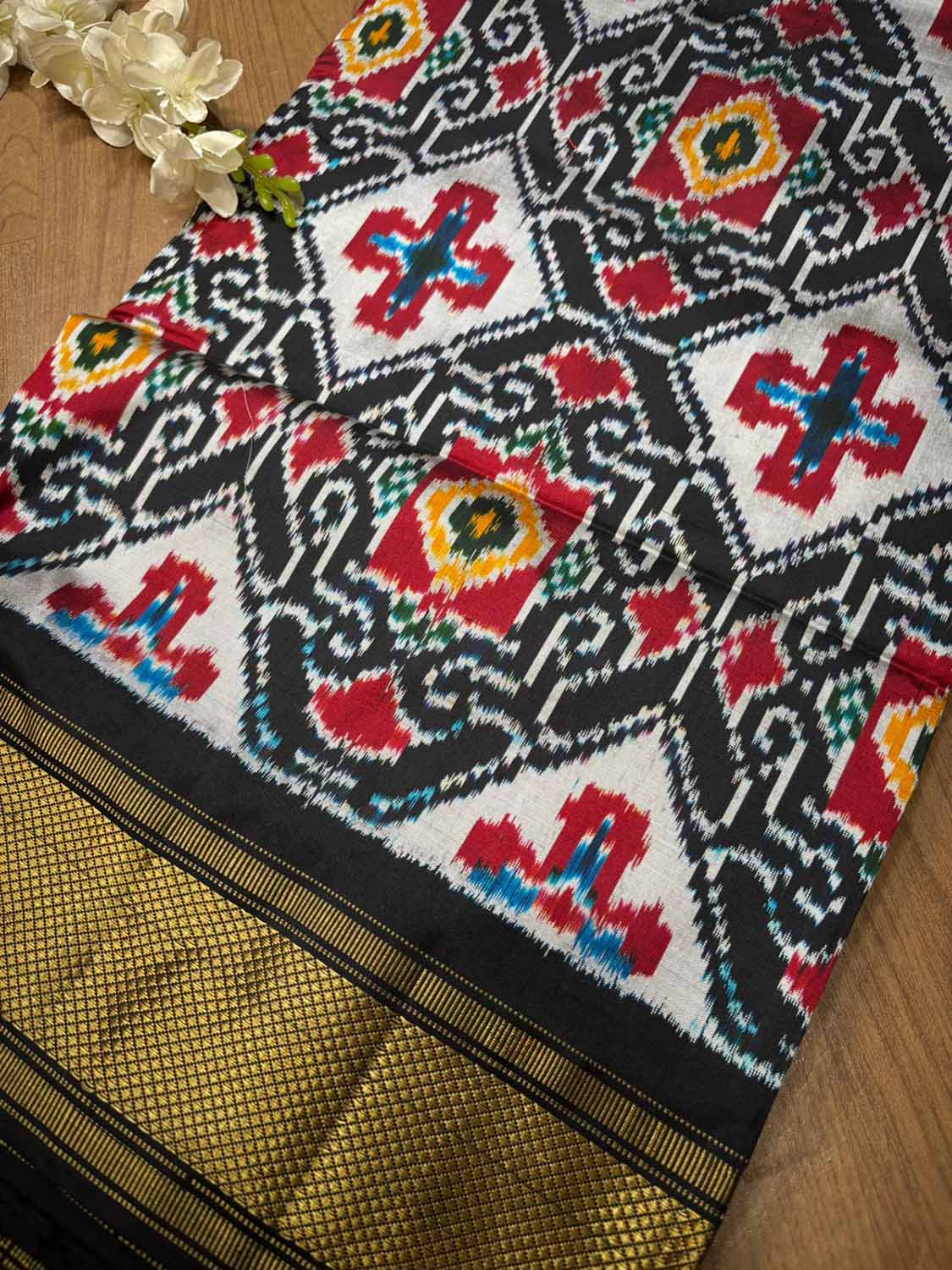 Black Handloom Pochampally Single Ikat Pure Silk Saree - Luxurion World