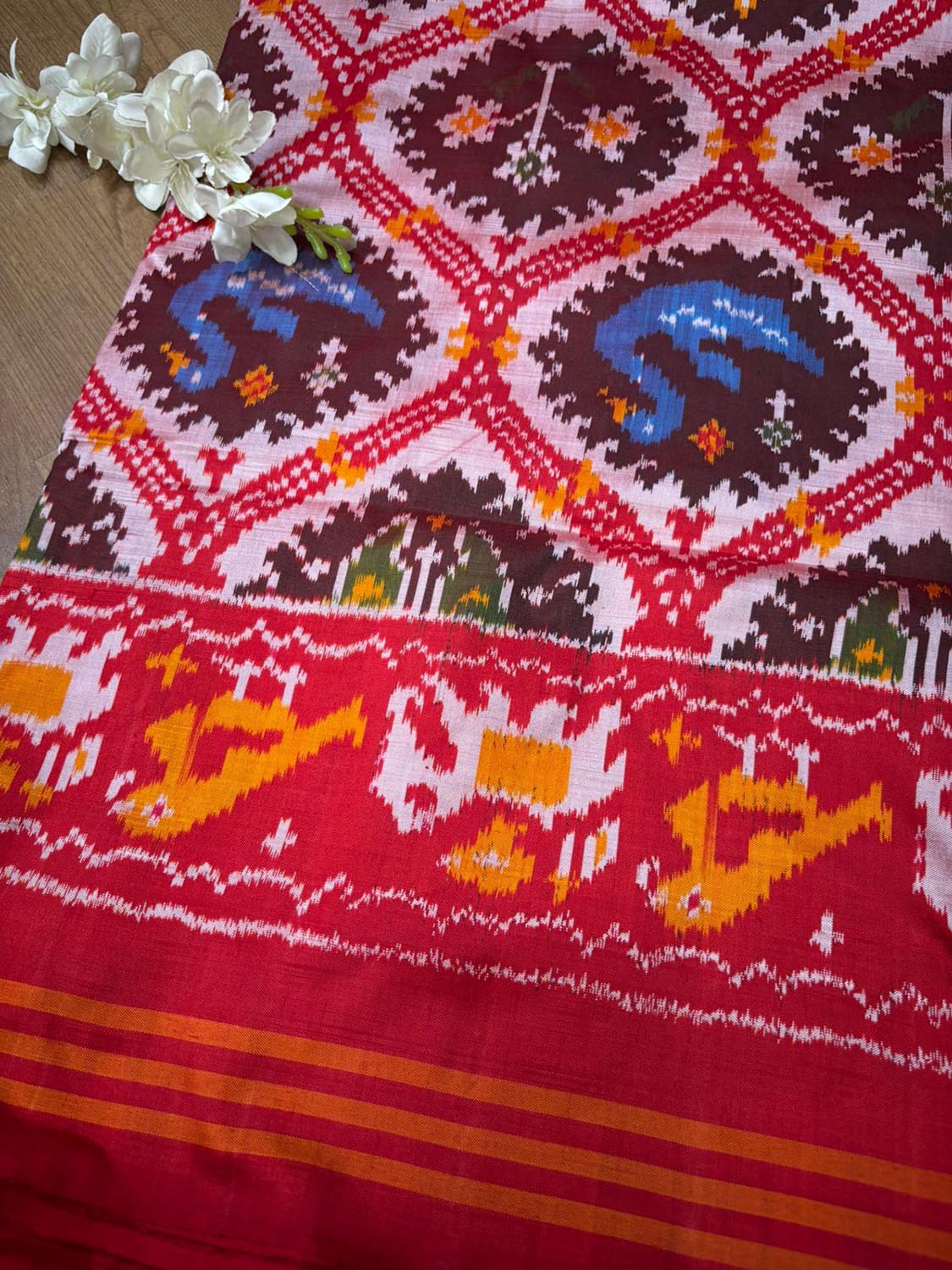 Stunning Multicolor Handloom Pochampally Single Ikat Pure Silk Saree - Luxurion World