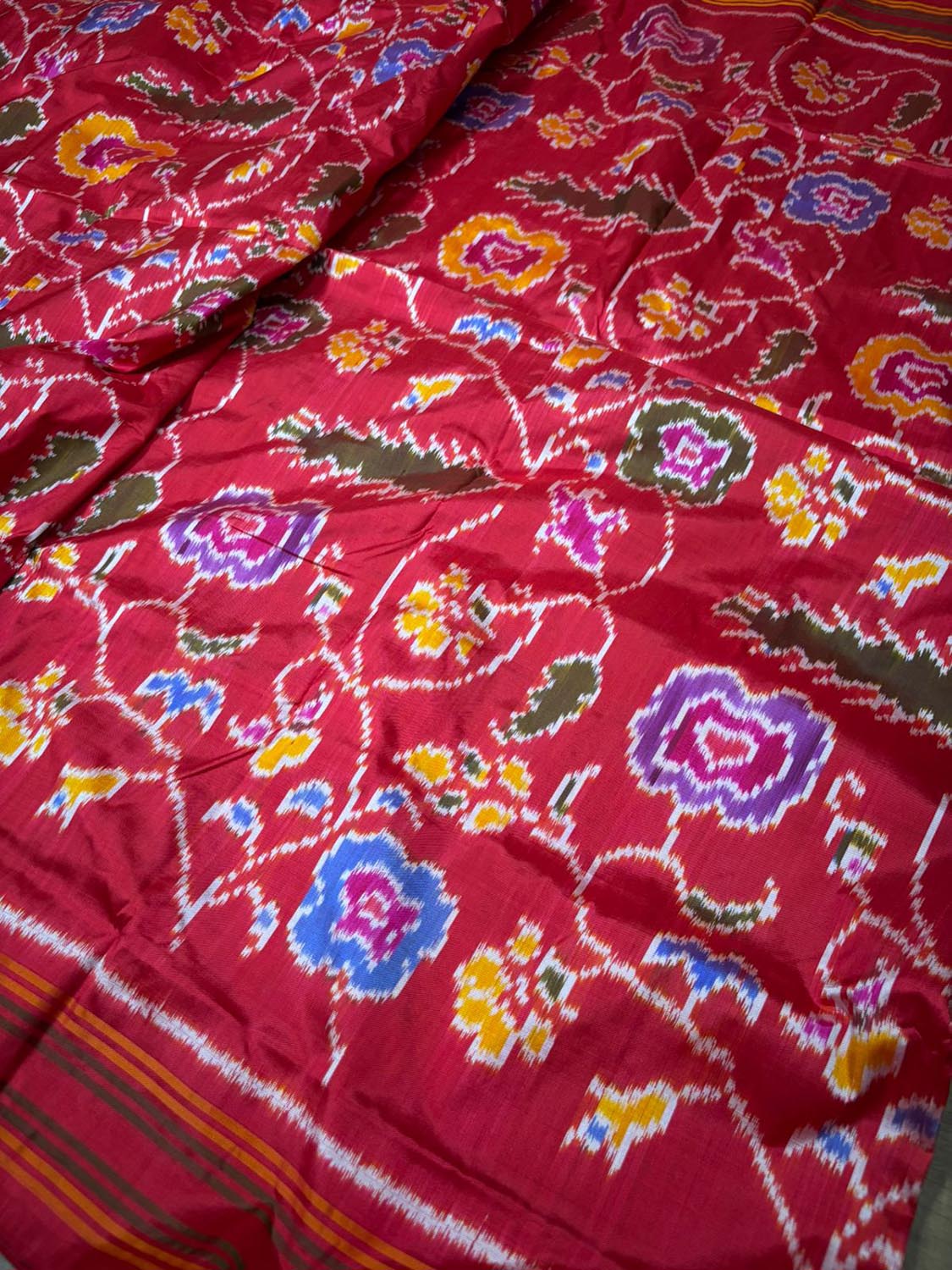 Stunning Red Handloom Pochampally Single Ikat Pure Silk Saree - Luxurion World
