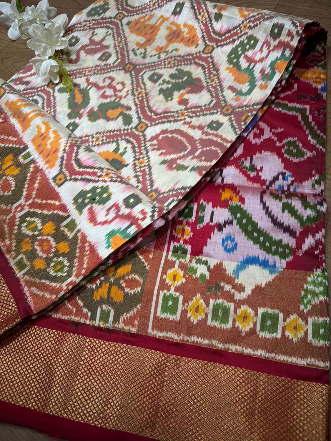 Stunning Multicolor Handloom Pochampally Single Ikat Pure Silk Saree - Luxurion World