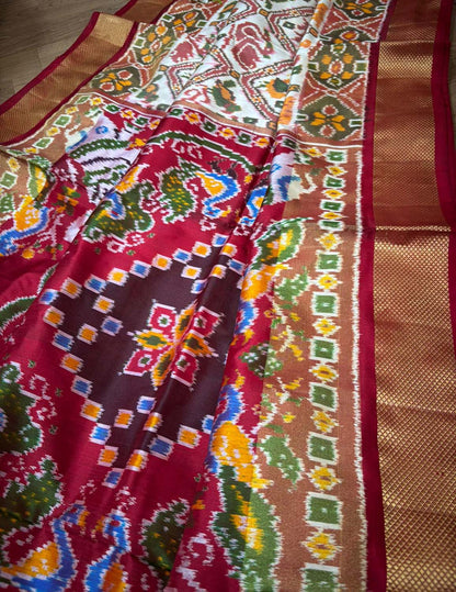 Stunning Multicolor Handloom Pochampally Single Ikat Pure Silk Saree - Luxurion World