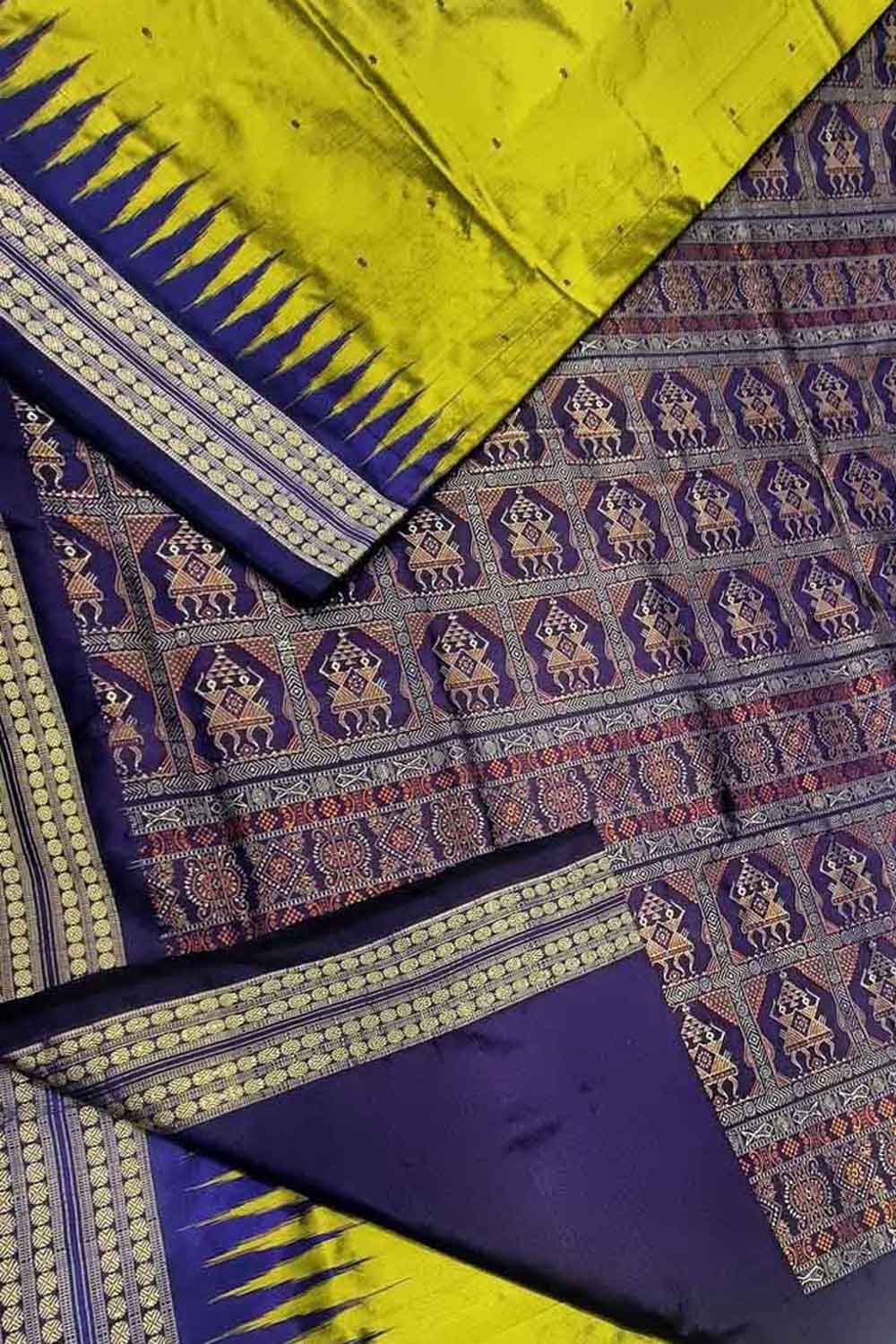 Stunning Green Handloom Double Ikat Silk Saree - Luxurion World