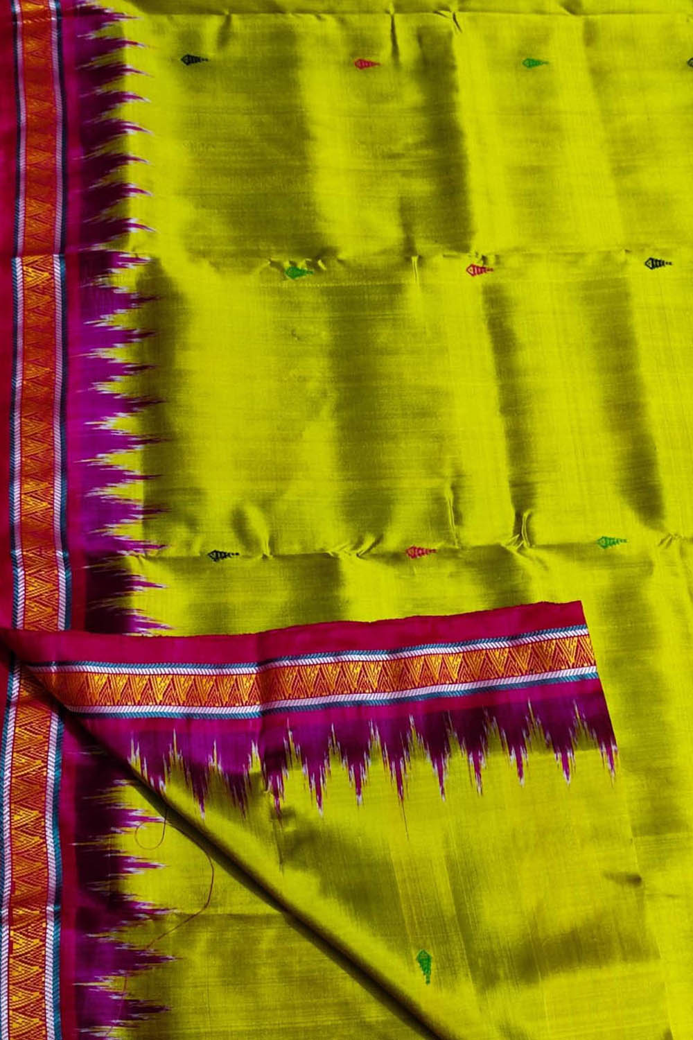 Stunning Green Handloom Double Ikat Silk Saree - Luxurion World