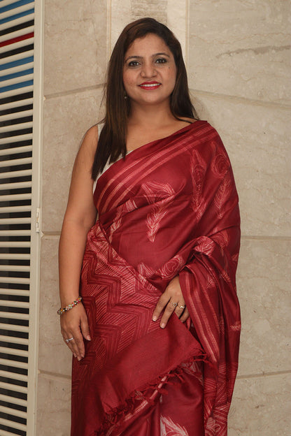 Maroon Shibori Tie N Dye Tussar Silk Saree: Elegant and Unique - Luxurion World