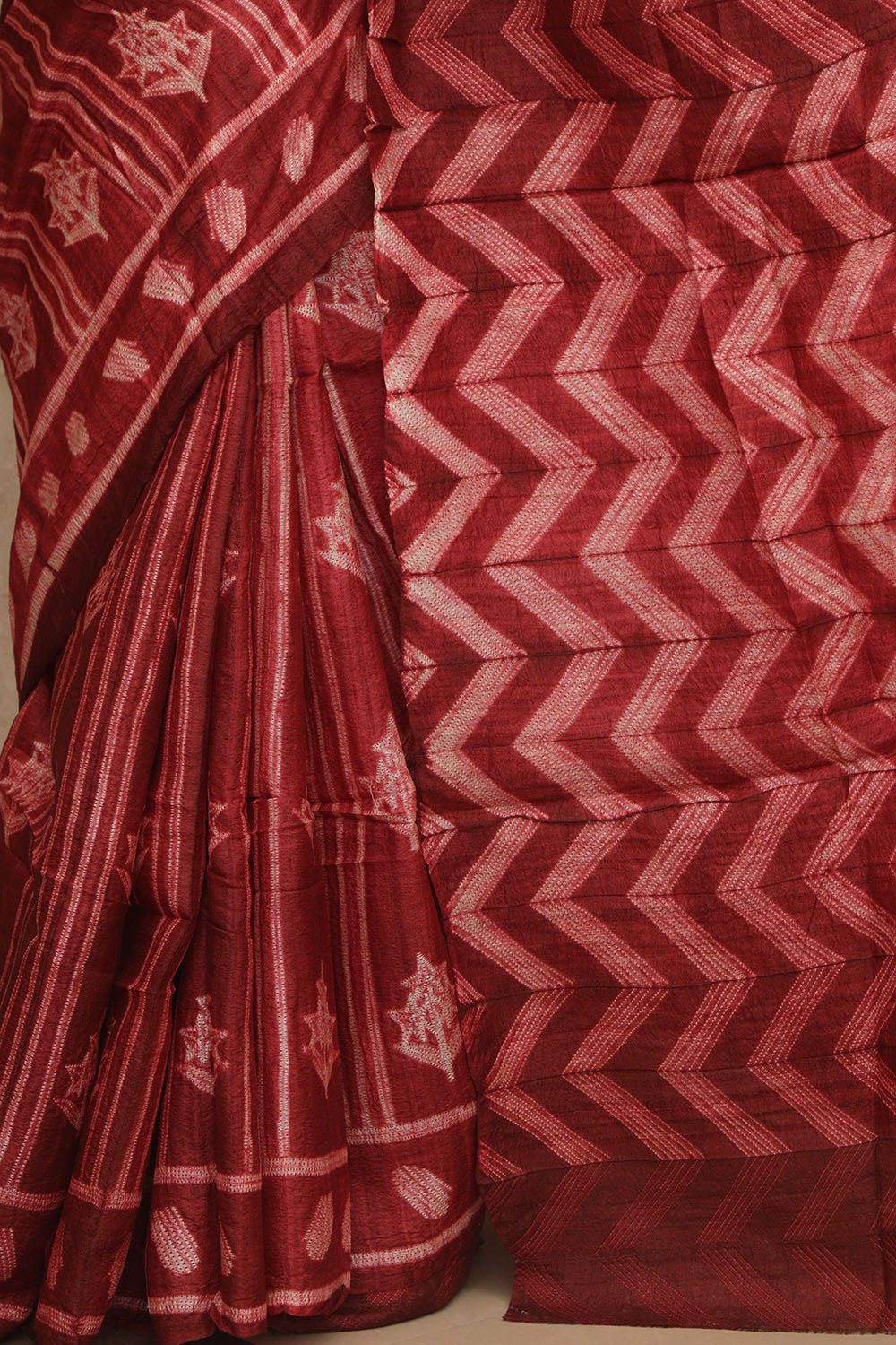 Maroon Shibori Tie N Dye Tussar Silk Saree: Elegant and Unique - Luxurion World