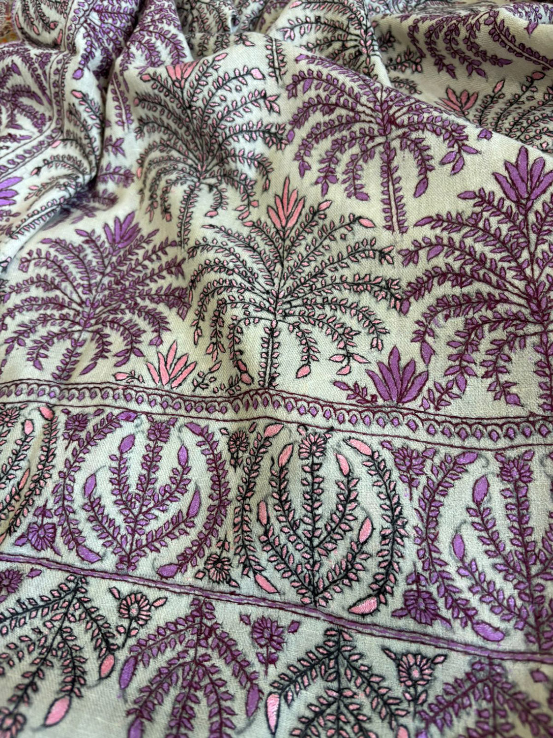 Off White Kashmiri Needle Work Pure Pashmina Shawl — Floral Jaal, Festive