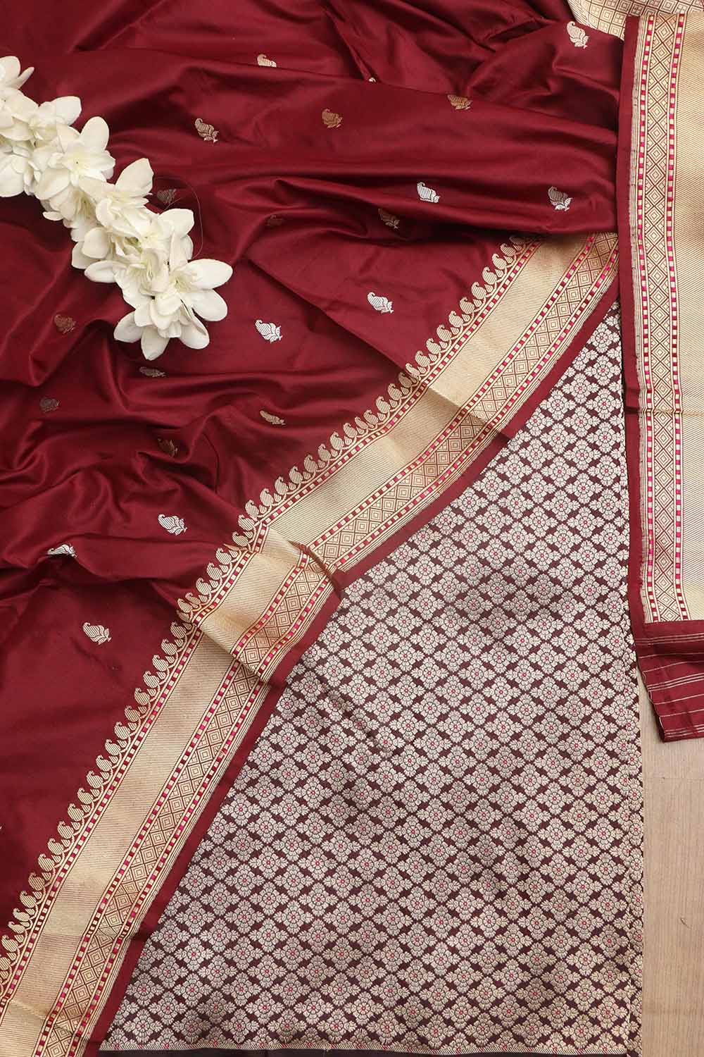 Elegant Maroon Banarasi Handloom Pure Katan Silk Suit With Banarasi Handloom Pure Katan Silk Dupatta - Luxurion World