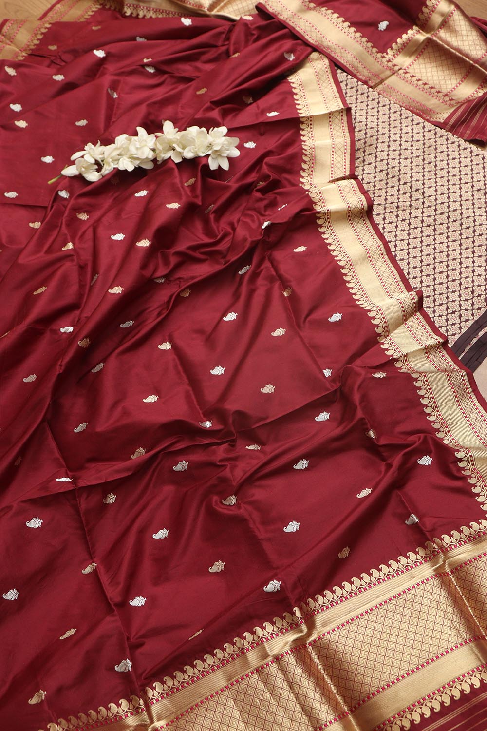Elegant Maroon Banarasi Handloom Pure Katan Silk Suit With Banarasi Handloom Pure Katan Silk Dupatta - Luxurion World