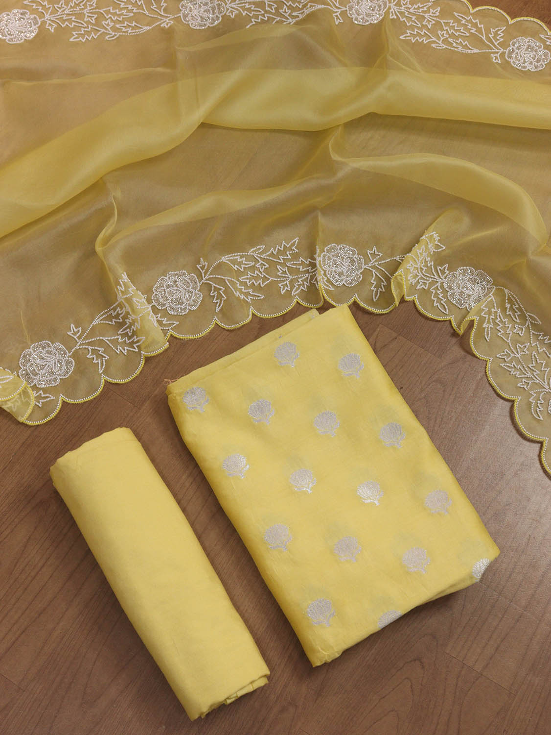 Stunning Yellow Banarasi Chanderi Silk Suit Set with Cutdana Embroidery & Organza Dupatta - Luxurion World