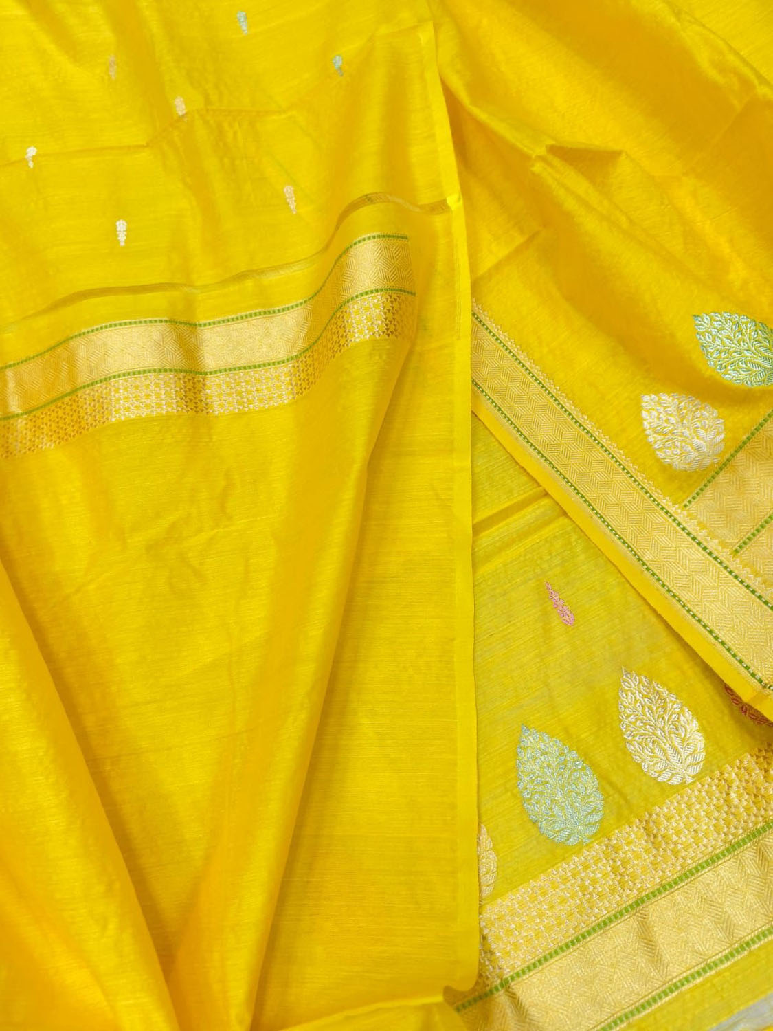 Yellow Pure Moonga Silk Handloom Banarasi Meenakari Suit Set - Luxurion World