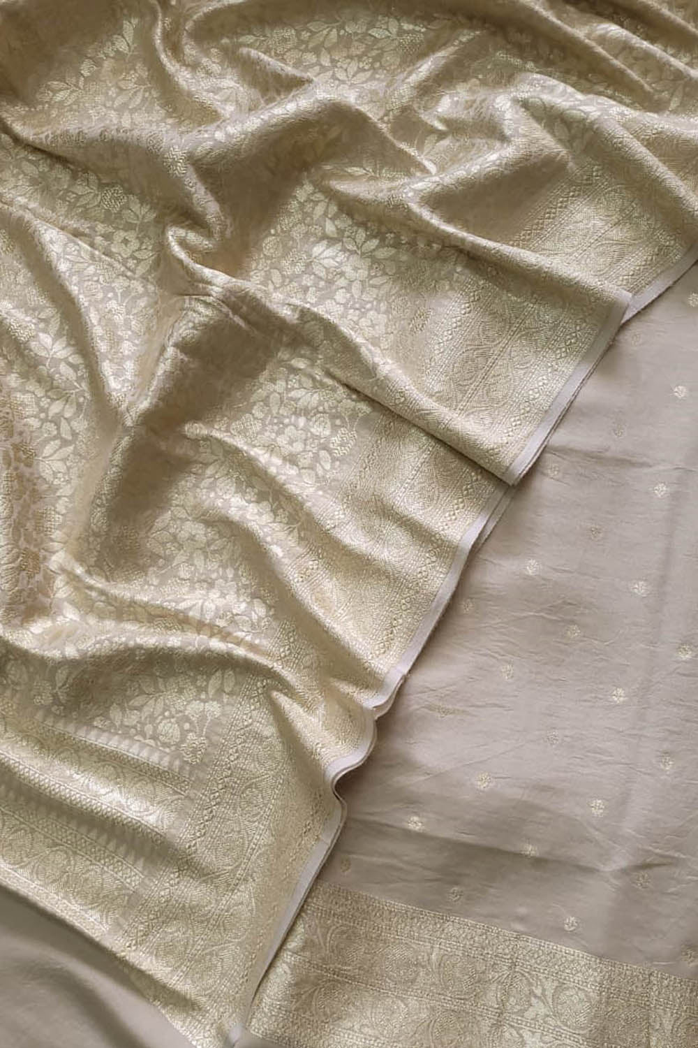Dyeable Banarasi Pure Moonga Silk Golden Silver Zari Unstitched Three Piece Suit Set - Luxurion World