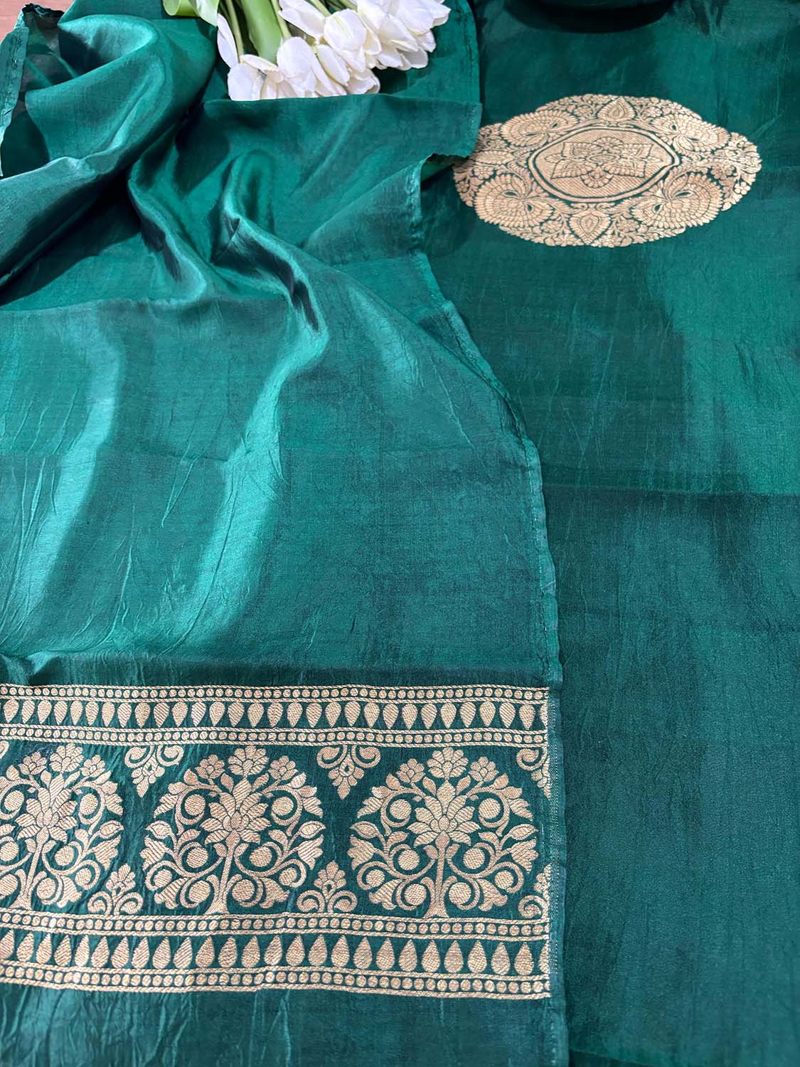 Green Handloom Banarasi Pure Katan Silk Two Piece Unstitched Suit Set - Luxurion World