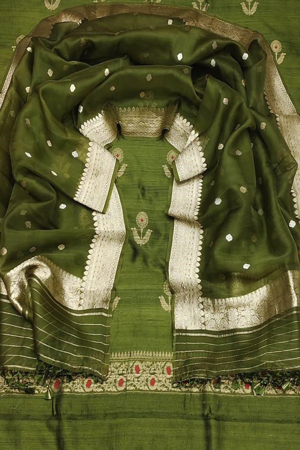 Elegant Green Banarasi Pure Raw Silk Kadwa Three Piece Unstitched Suit With Kora Dupatta - Luxurion World