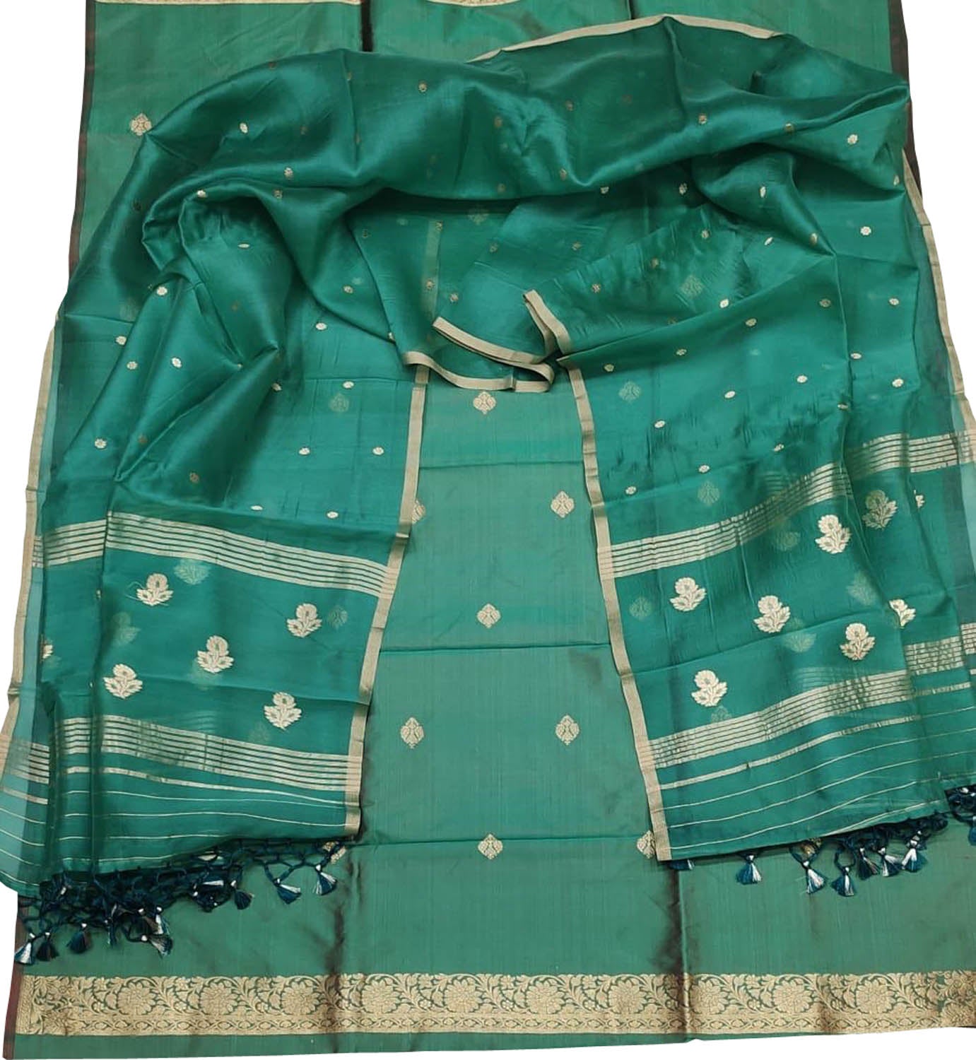 Elegant Green Banarasi Silk Suit with Kora Dupatta - Luxurion World