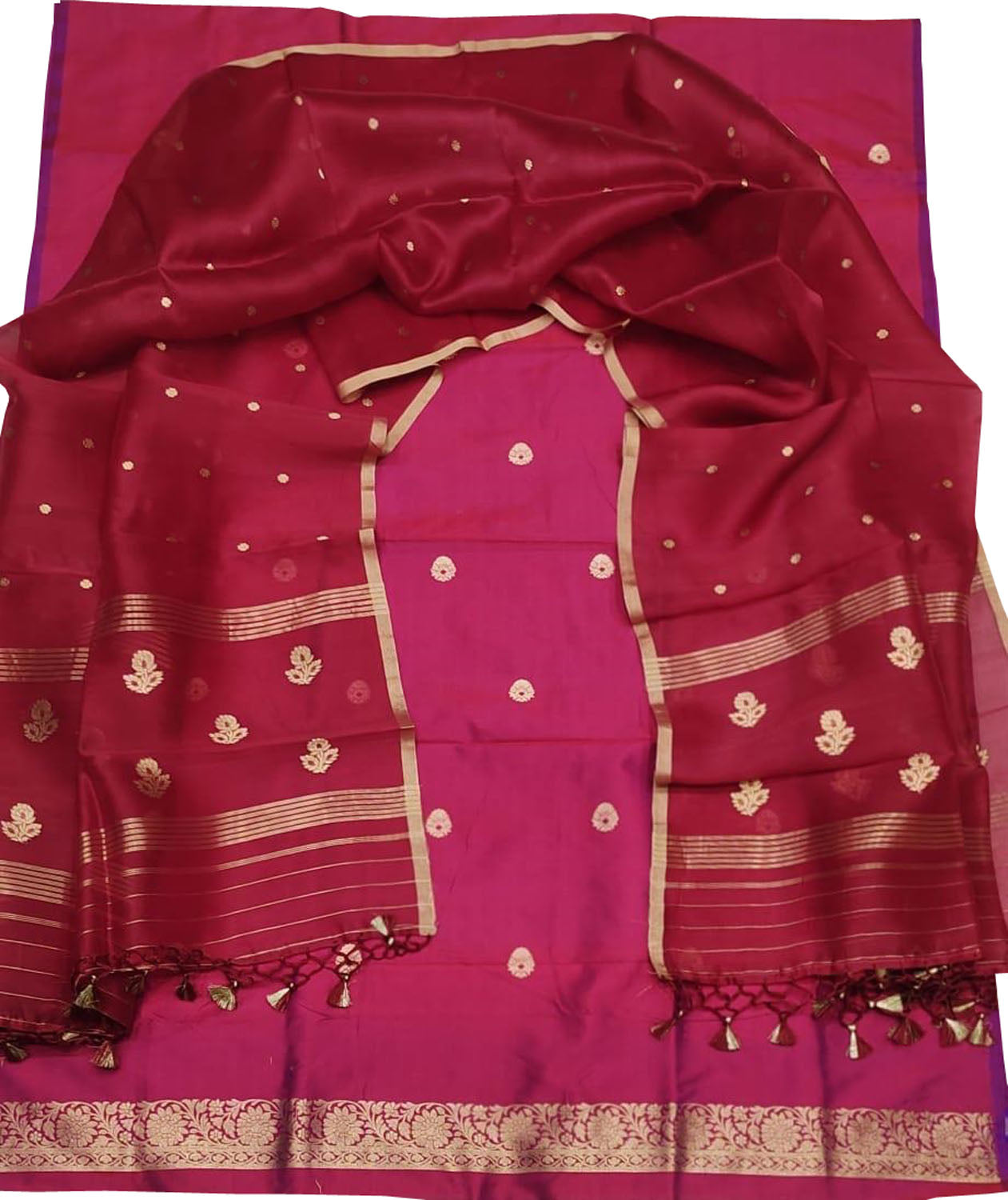 Exquisite Pink Banarasi Silk Kadwa Handloom Suit Set - Luxurion World