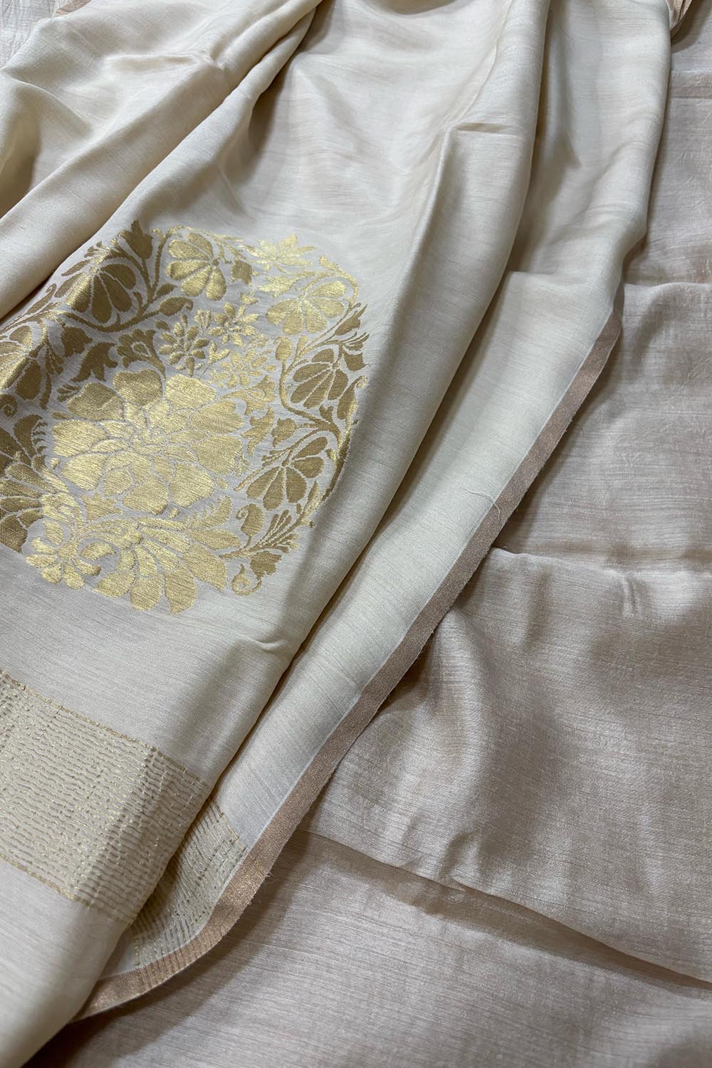 Stunning Dyeable Banarasi Pure Moonga Silk Two Piece Unstitched Suit Set - Luxurion World