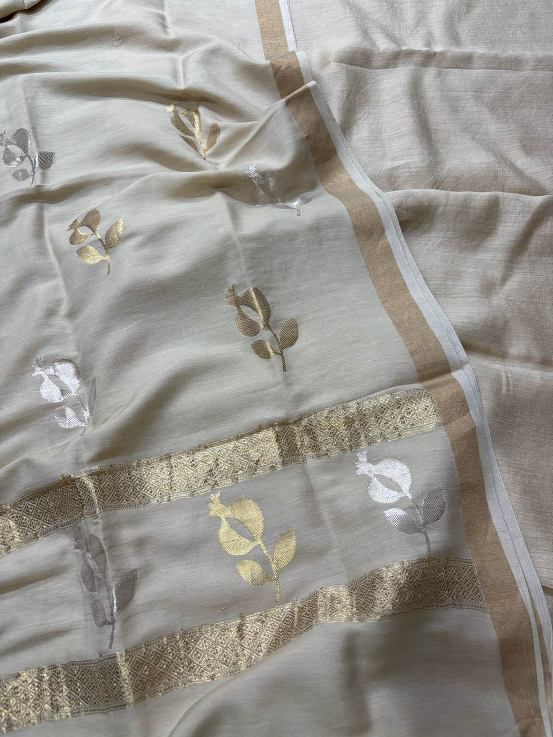 Stunning Dyeable Banarasi Pure Moonga Silk Two Piece Unstitched Suit Set - Luxurion World