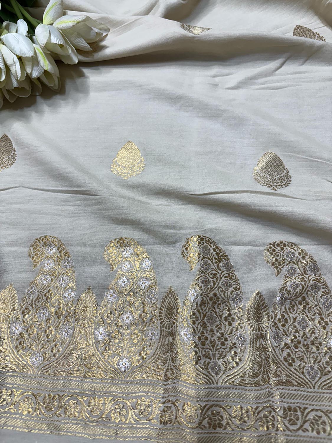 Stunning Dyeable Banarasi Pure Moonga Silk Two Piece Unstitched Suit Set - Luxurion World