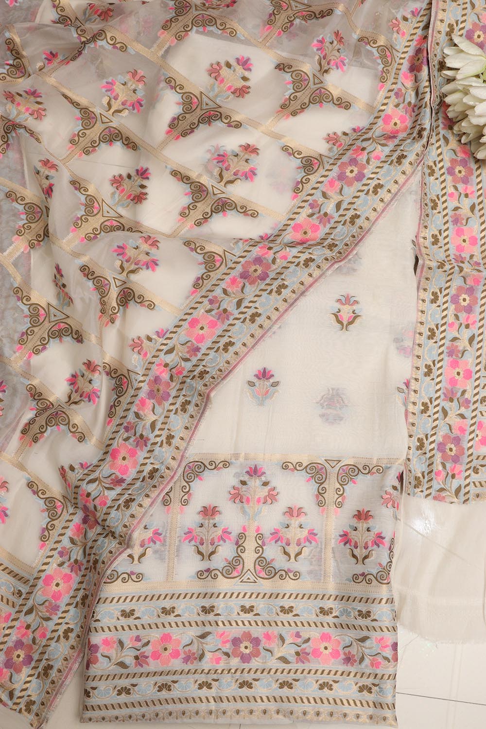 Exquisite Dyeable Banarasi Jamdani Chiniya Silk Three Piece Unstitched Suit Set - Luxurion World