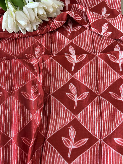 Red Shibori Tie N Dye Maheshwari Silk Two Piece Unstitched Suit Set - Luxurion World