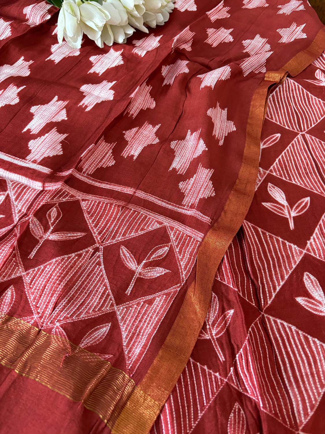 Red Shibori Tie N Dye Maheshwari Silk Two Piece Unstitched Suit Set - Luxurion World