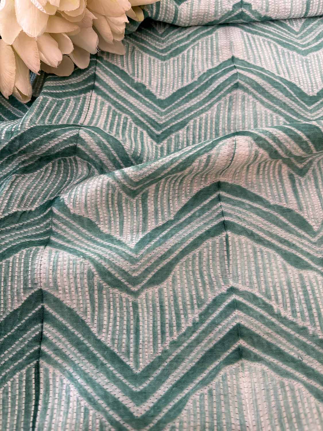 Green Shibori Tie N Dye Maheshwari Silk Two Piece Unstitched Suit Set - Luxurion World