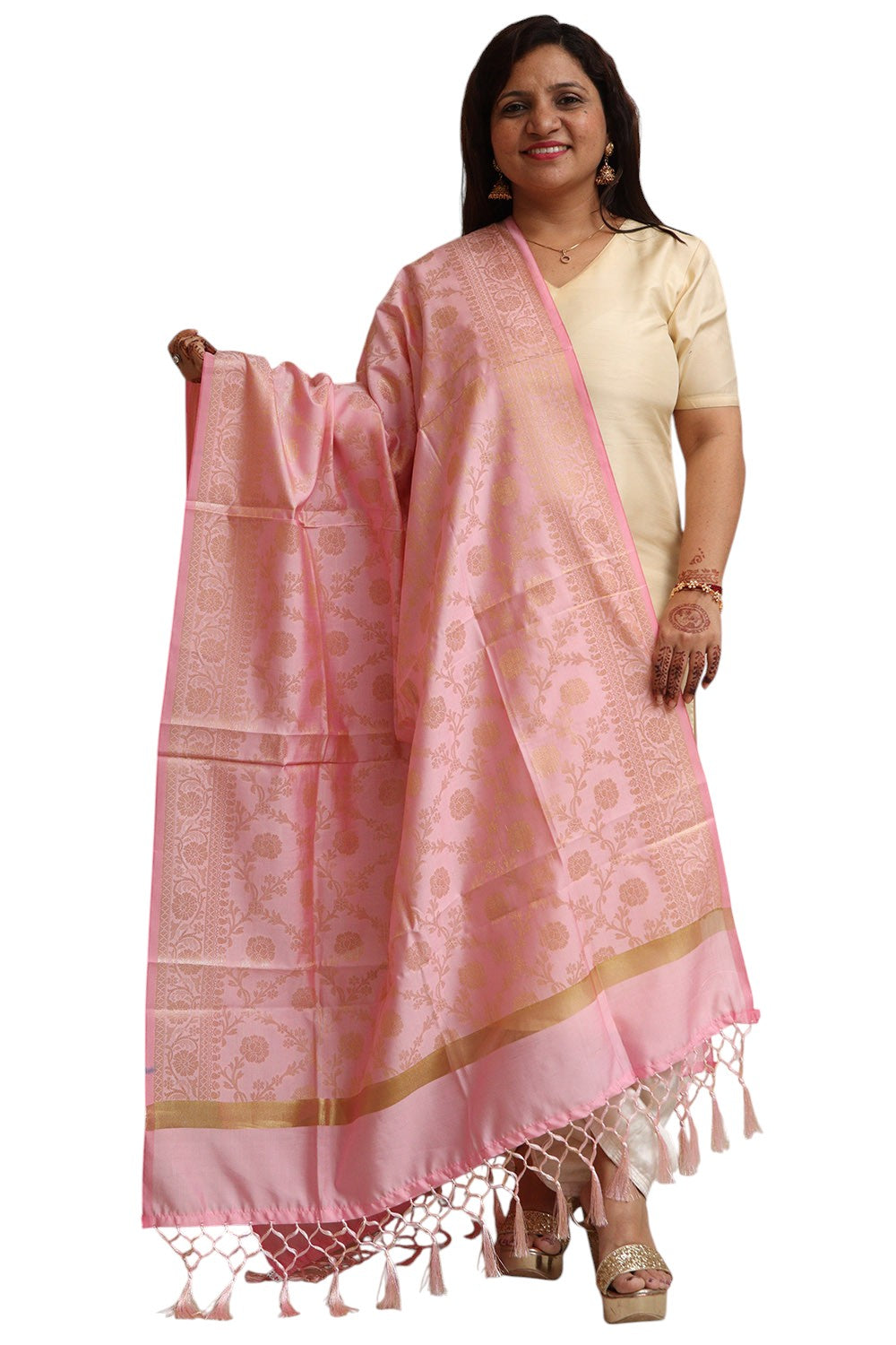 Pretty in Pink: Banarasi Silk Dupatta - with a beautifully handcrafted matching tassel - Luxurion World