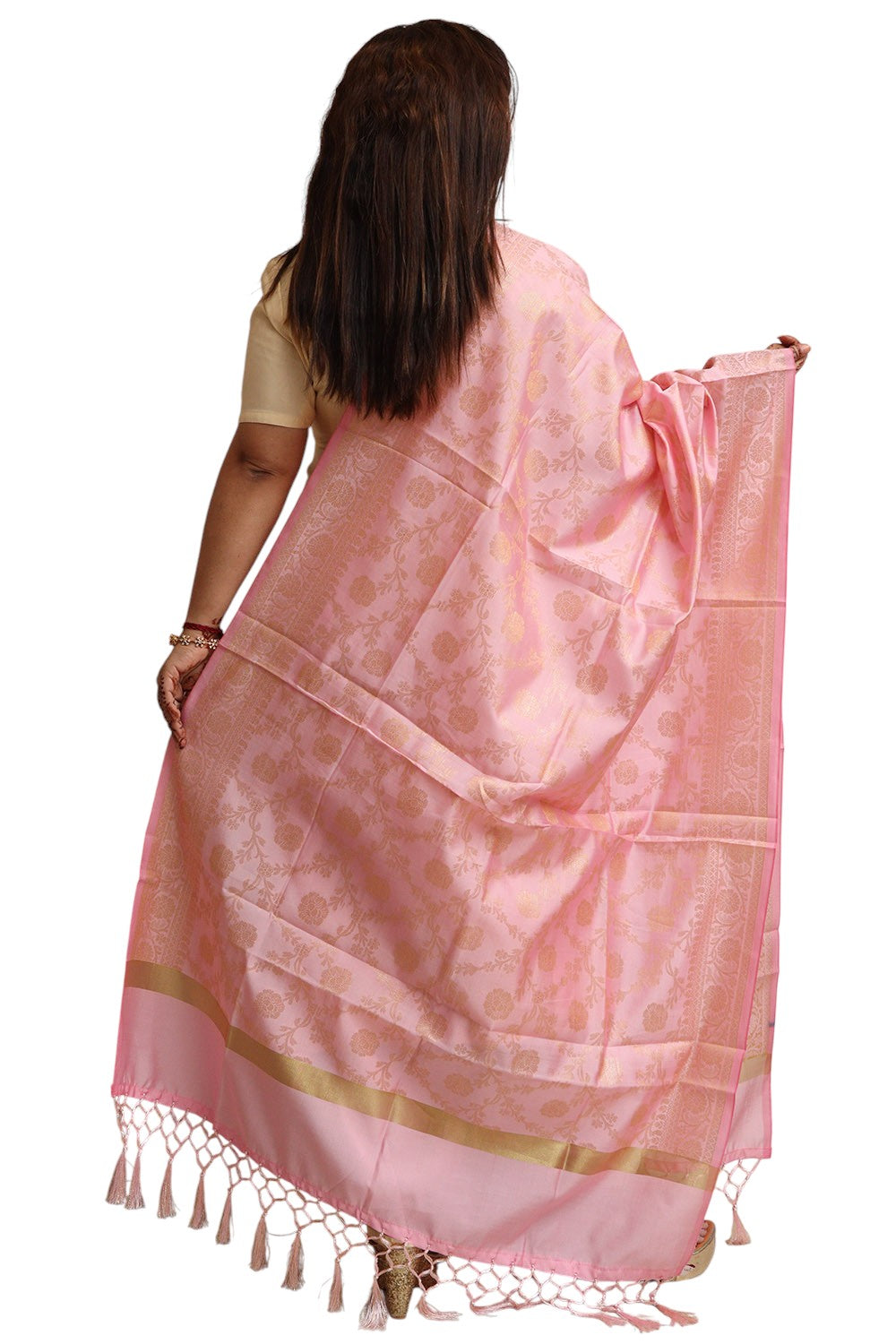 Pretty in Pink: Banarasi Silk Dupatta - with a beautifully handcrafted matching tassel - Luxurion World