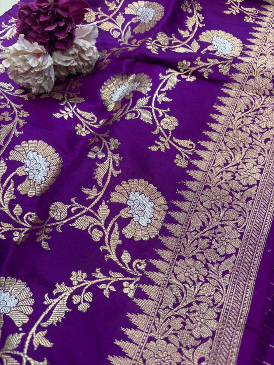 Exquisite Purple Handloom Banarasi Pure Katan Silk Flower Design Sona Roopa Dupatta - Luxurion World