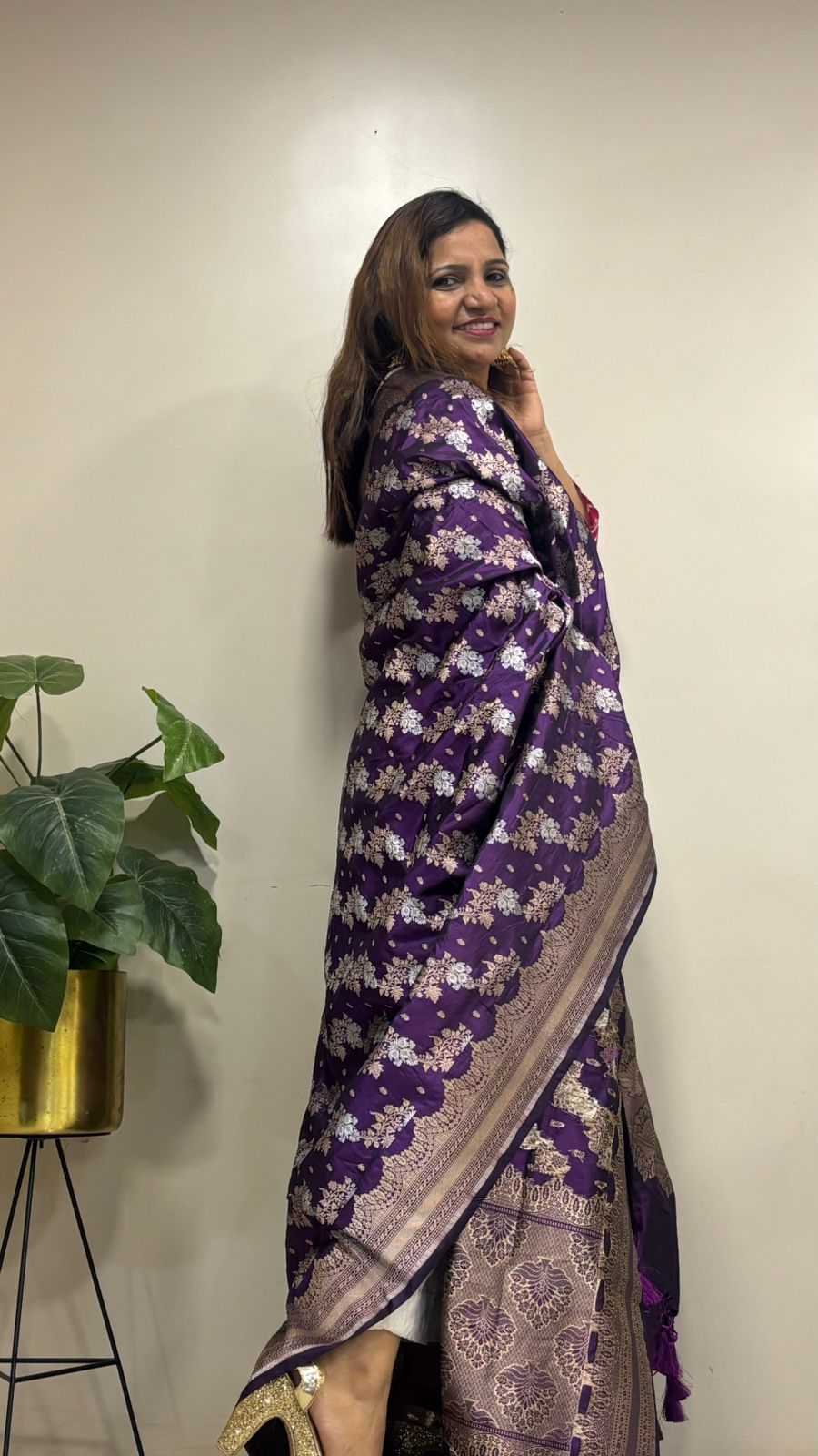 Purple Banarasi Handloom Pure Katan Silk Sona Roopa Flower Design Dupatta - Luxurion World- Crafted Heirlooms