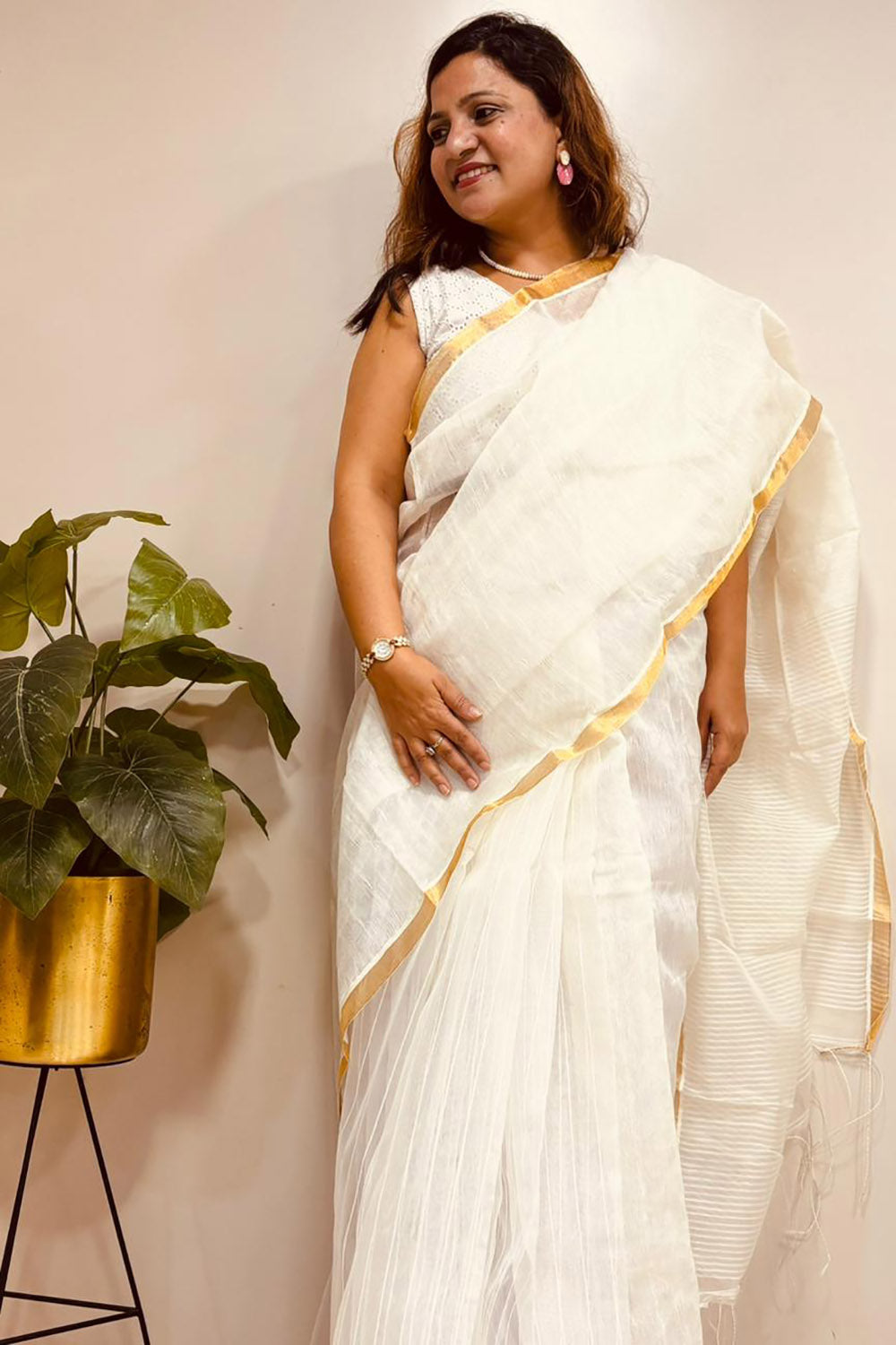 White Jamdani Muslin Silk Saree - Luxurion World