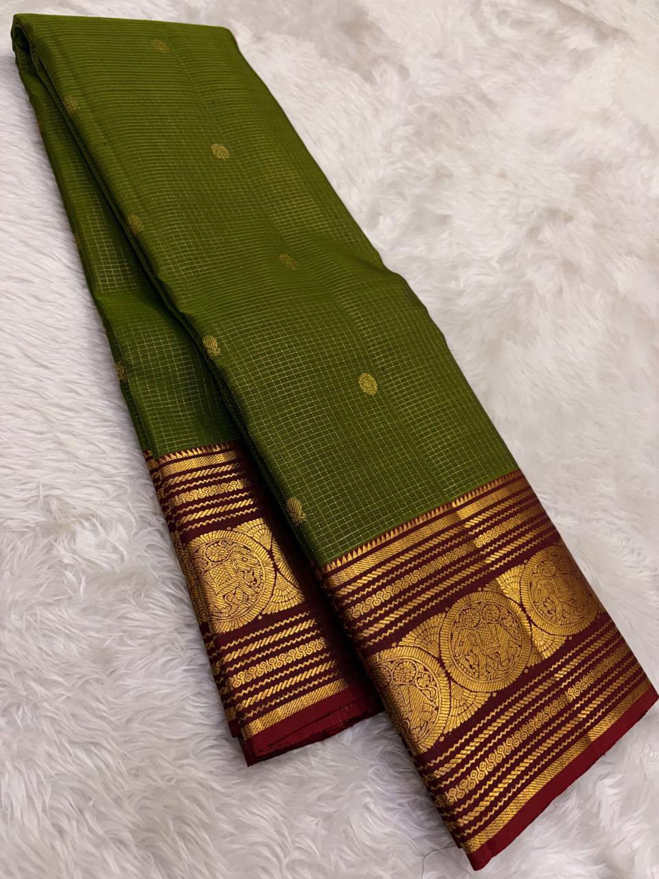 Green Handloom Kanjeevaram Pure Silk Saree — Handwoven, Festive & Heirloom