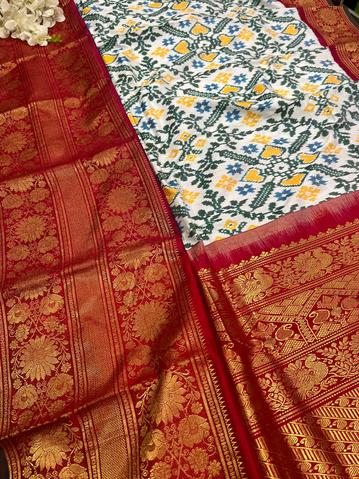White Ikat Pure Silk Saree Handloom Woven Kanjeevaram Border PS1I1RE126100701
