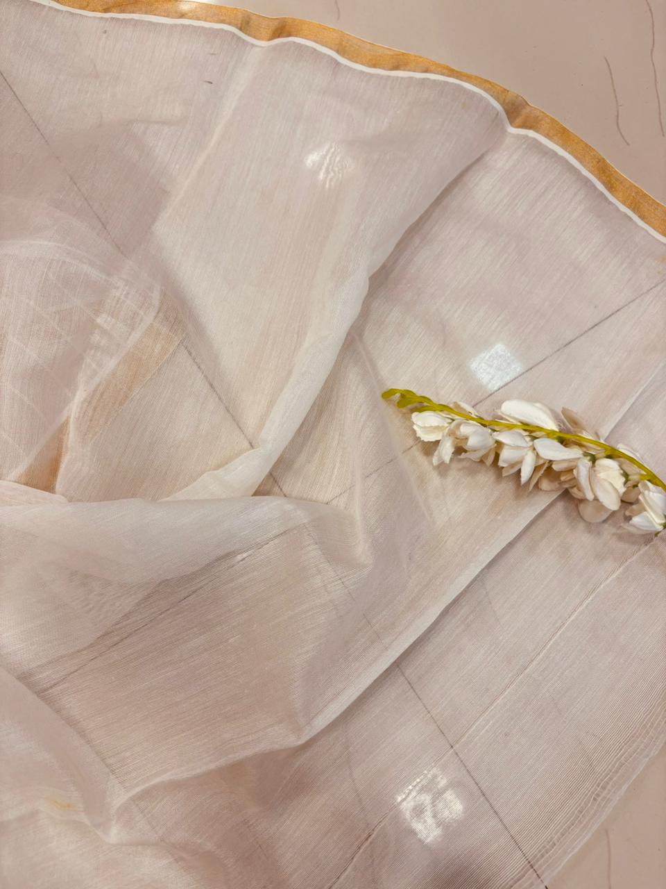 White Jamdani Muslin Silk Saree - Luxurion World