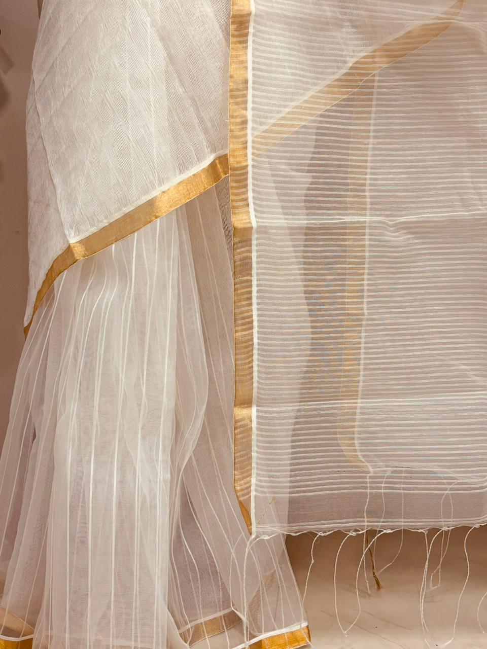 White Jamdani Muslin Silk Saree - Luxurion World