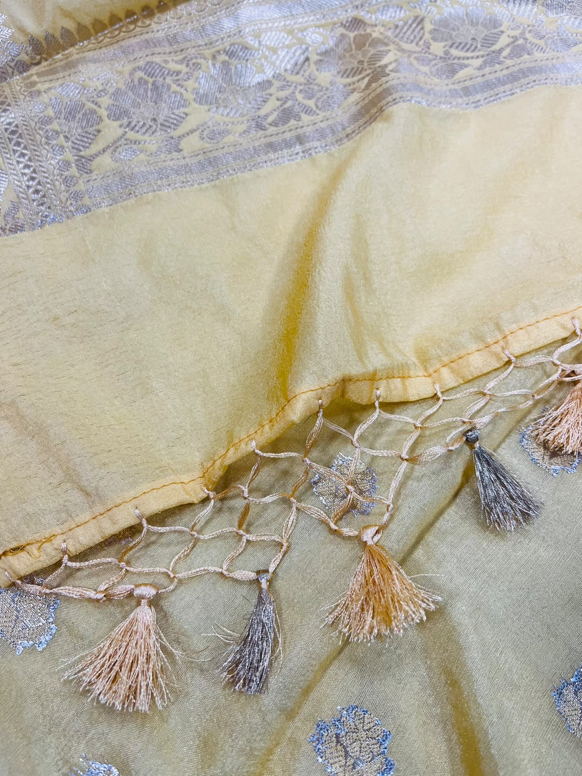 Yellow Banarasi Soft Silk Saree IS1B1ZA526090803