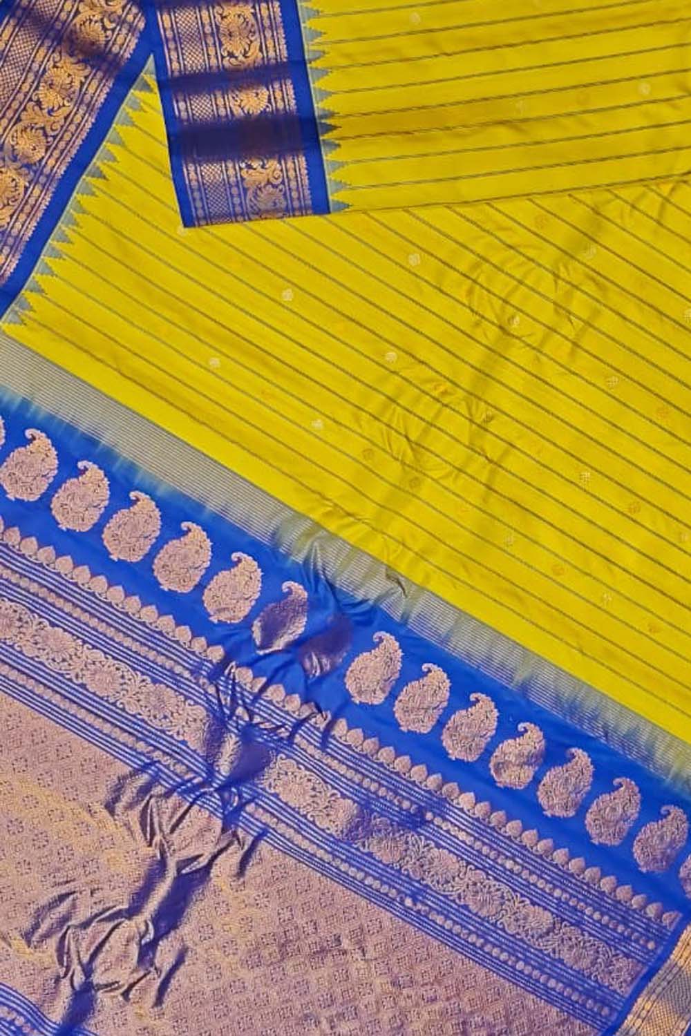 Yellow Handloom Gadwal Pure Silk Saree