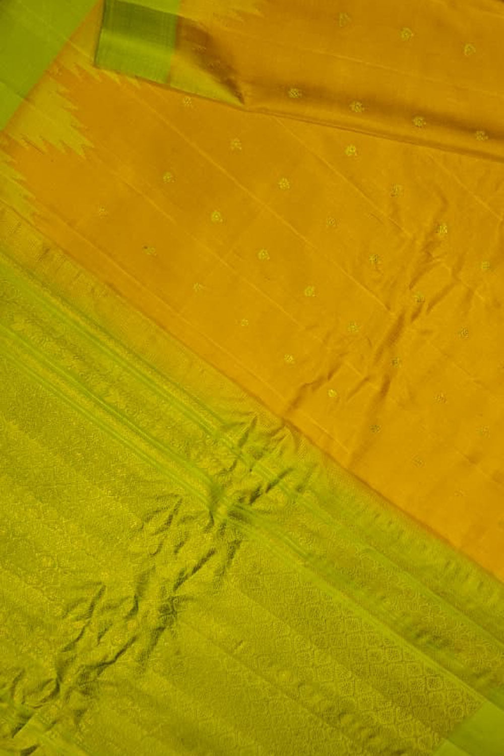 Yellow Handloom Gadwal Pure Silk Saree